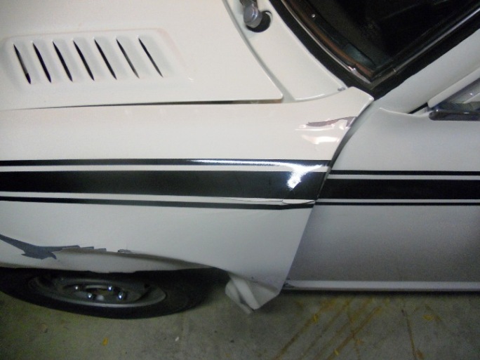 Left Fender Damage 1b.jpg