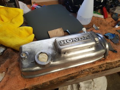 Sanded valve cover