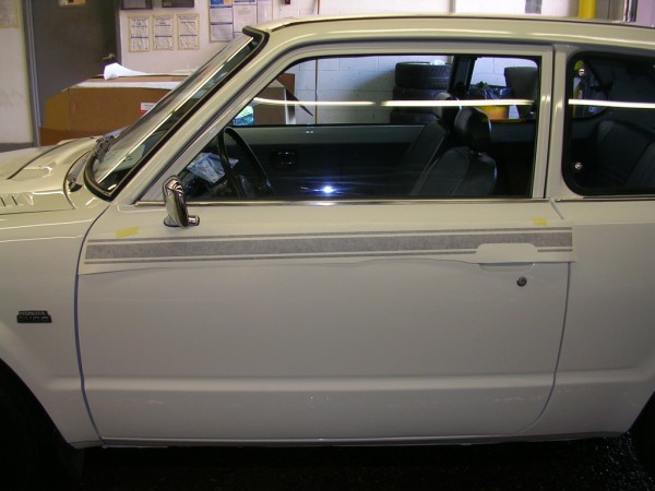 Driver Side Door Stripes (600 x 450).jpg