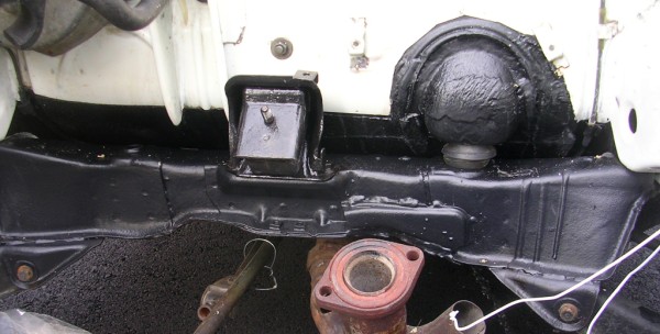 Rear Xmember-Mount (600 x 304).jpg