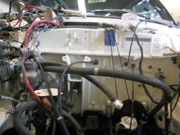 Honda CVCC Engine Bay Paint 006.jpg