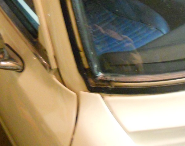 Lower Right Side Windshield Trim 3.jpg